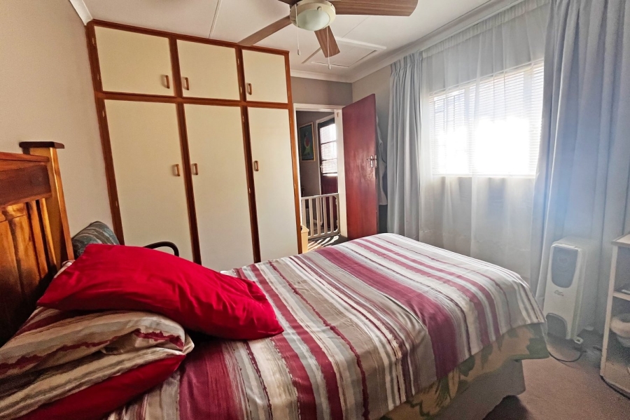 6 Bedroom Property for Sale in Hartenbos Central Western Cape